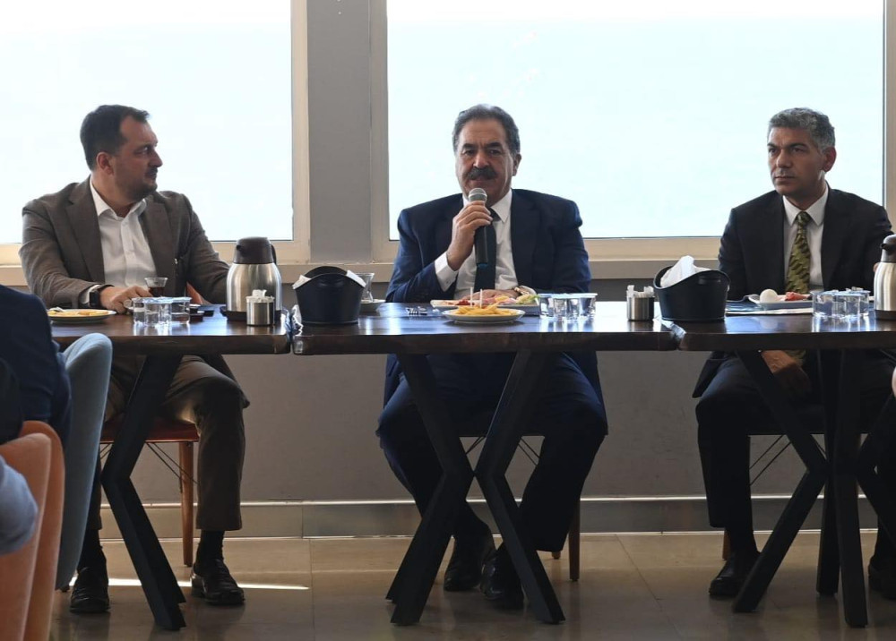 Başkan Yüksel lise müdürleri ile bir araya geldi