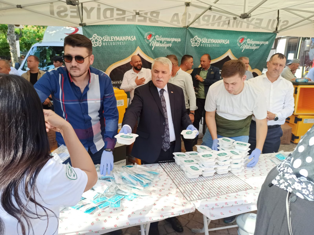 Başkan Yüksel Vali Yıldırım ile birlikte Muharrem Ayı dolayısıyla aşure ikramında bulundu