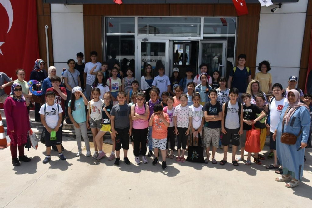 BÜYÜKŞEHİR BELEDİYESİ ÇOCUKLARI SU SPORLARI İLE BULUŞTURDU