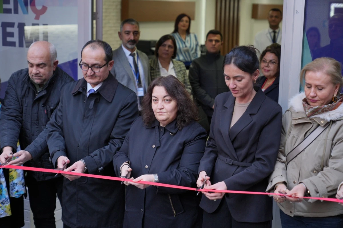 B&Uuml;Y&Uuml;KŞEHİR&rsquo;DEN GEN&Ccedil;LERE &Uuml;CRETSİZ &Uuml;NİVERSİTE DESTEĞİ: TEK GEN&Ccedil; AKADEMİ KAPILARINI A&Ccedil;TI