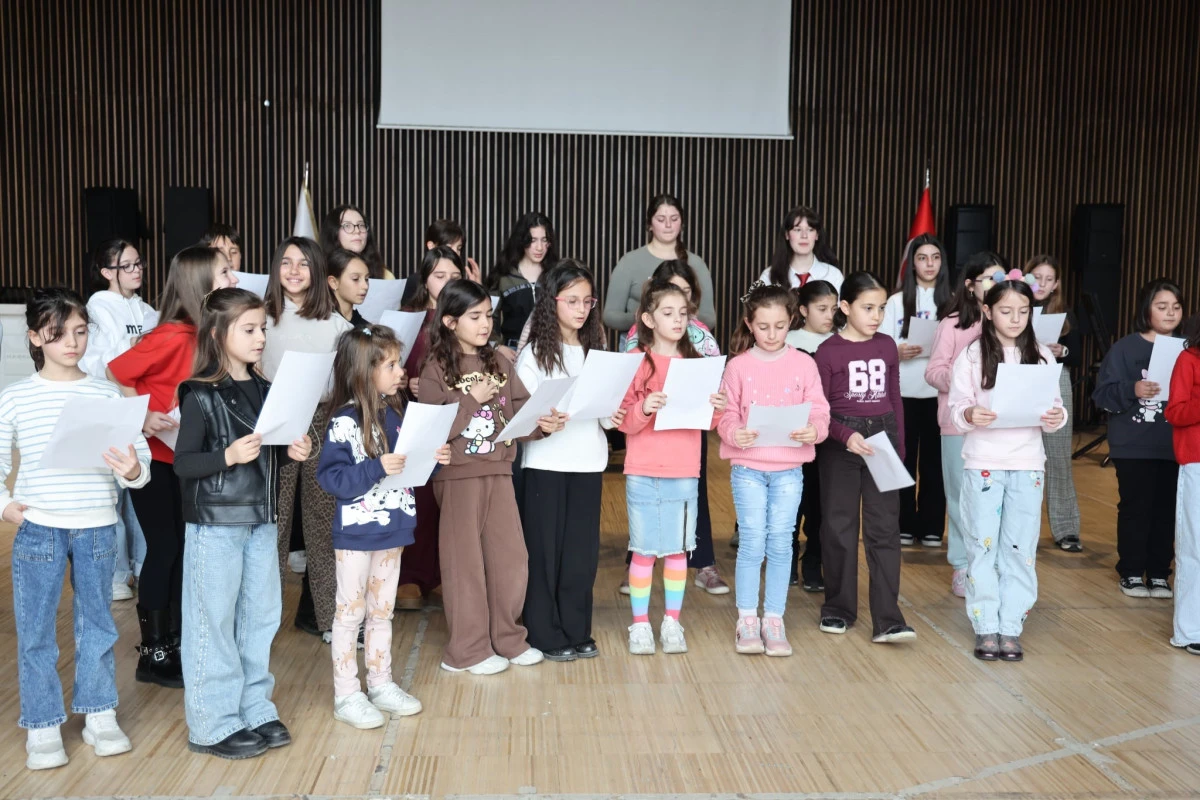 &Ccedil;OCUK VE GEN&Ccedil;LİK KOROSU SAHNEYE HAZIRLANIYOR