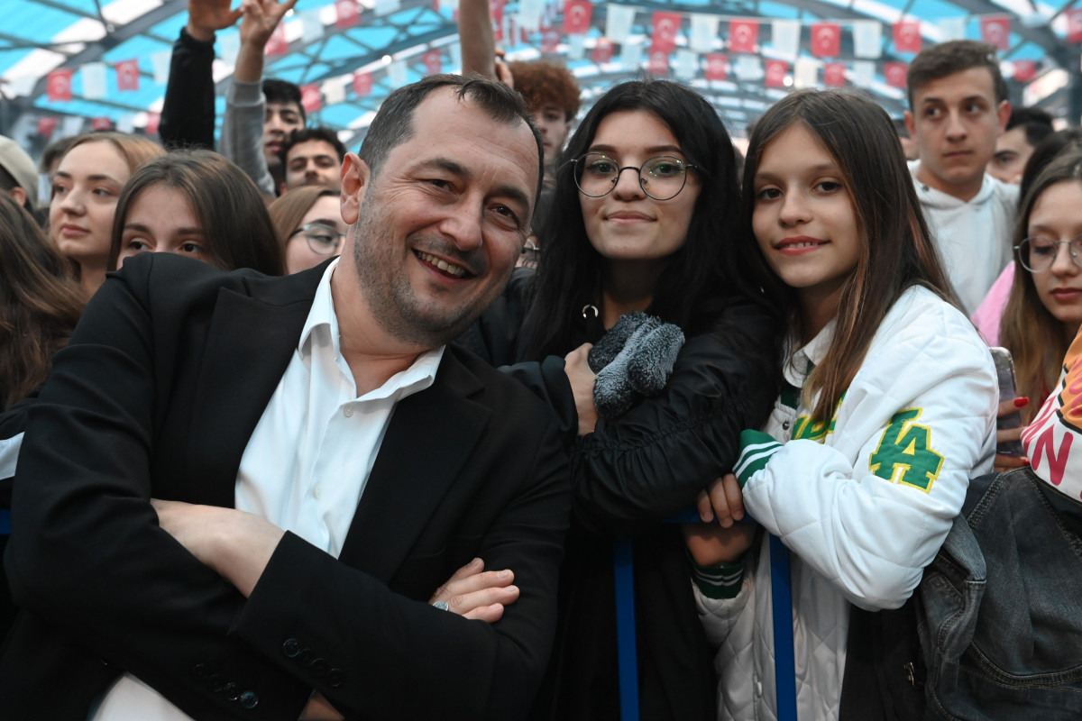 Yüksel’den Gençlere Müjdeler!